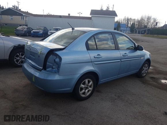 2007 Hyundai Accent GL z VIN KMHCN45C97U146808, wystawiony jako Copart lot #70781004 z przebiegiem Nie podano mil oraz Szkoda całkowita • Salvage title. Historia ofert i sprzedaży dostępna na DreamBid. Obrazek 3.