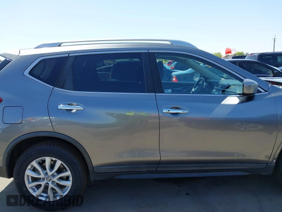 2018 Nissan Rogue SV with VIN KNMAT2MVXJP555608, listed as a IAAI auction lot 41980026 with 127,909 mi miles and . Bid and sale history available at carsss.com. Image 14.