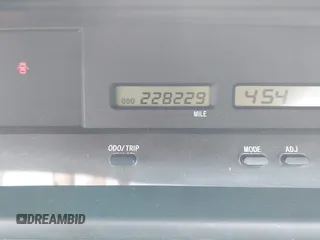 2000 Toyota Avalon XL with VIN 4T1BF28BXYU070808, listed as a IAAI auction lot 42061893 with 228,229 mi miles and . Bid and sale history available at DreamBid. Image 7.