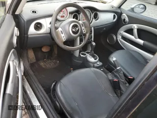 2003 MINI Hardtop z VIN WMWRC33473TE17827, wystawiony jako Copart lot #44011515 z przebiegiem 119 042 mil mil oraz Szkoda całkowita • Salvage title. Historia ofert i sprzedaży dostępna na DreamBid. Obrazek 8.
