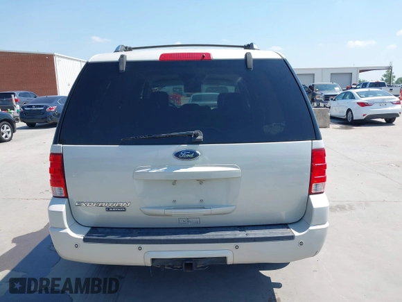 2006 Ford Expedition z VIN 1FMPU195X6LA76819, wystawiony jako IAAI lot #42047702 z przebiegiem 290 392 mil mil oraz . Historia ofert i sprzedaży dostępna na DreamBid. Obrazek 16.