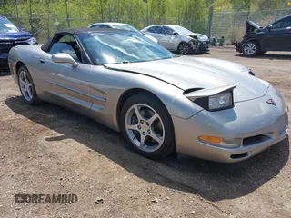 1999 Chevrolet Corvette z VIN 1G1YY32G3X5113891, wystawiony jako IAAI lot #42195222 z przebiegiem 71 797 mil mil oraz . Historia ofert i sprzedaży dostępna na DreamBid. Obrazek 1.