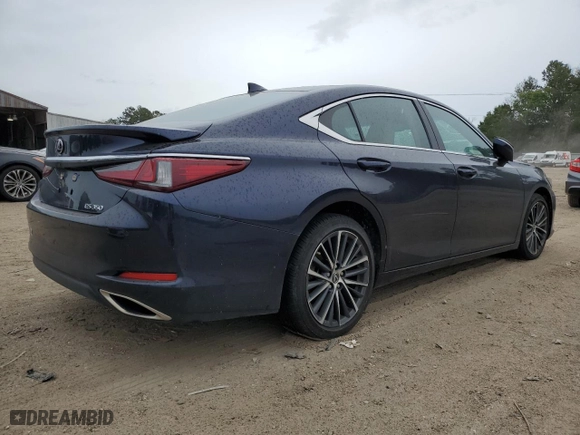 2022 Lexus ES with VIN 58ADZ1B1XNU111825, listed as a Copart auction lot 68985374 with 18,239 mi miles and Clean Title. Bid and sale history available at carsss.com. Image 3.