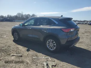 2022 Ford Escape SE with VIN 1FMCU9G64NUC01993, listed as a Copart auction lot 51331005 with 18,588 mi miles and Salvage title. Bid and sale history available at DreamBid. Image 2.