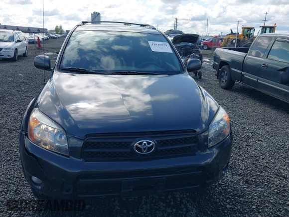 2007 Toyota RAV4 Sport with VIN JTMBD32V776037187, listed as a IAAI auction lot 41910939 with 172,370 mi miles. Bid and sale history available at carsss.com. Image 12.