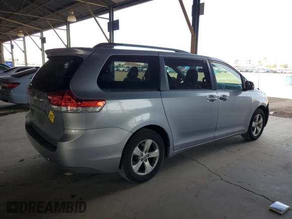 2014 Toyota Sienna LE AAS z VIN 5TDKK3DC6ES455092, wystawiony jako Copart lot #55516435 z przebiegiem 256 846 mil mil oraz Szkoda całkowita • Salvage title. Historia ofert i sprzedaży dostępna na DreamBid. Obrazek 3.