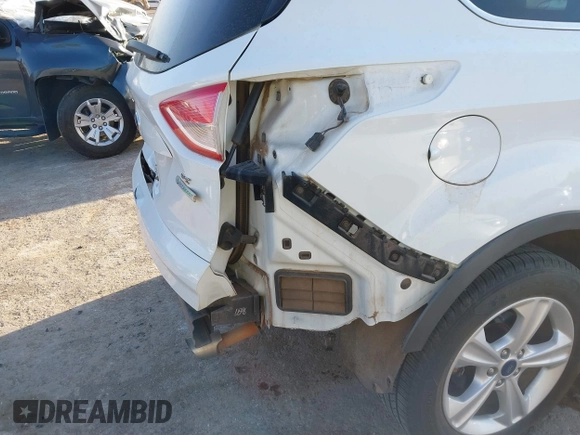 2016 Ford Escape SE with VIN 1FMCU0GX6GUB62475, listed as a IAAI auction lot 42006621 with 189,757 mi miles and . Bid and sale history available at carsss.com. Image 13.