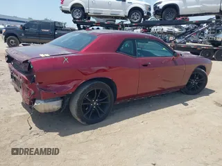 2017 Dodge Challenger SXT z VIN 2C3CDZAGXHH640987, wystawiony jako IAAI lot #42462976 z przebiegiem 146 943 mil mil oraz . Historia ofert i sprzedaży dostępna na DreamBid. Obrazek 4.