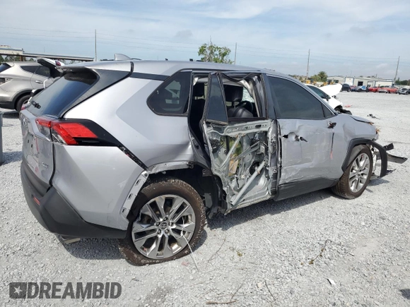 2020 Toyota RAV4 XLE Premium with VIN JTMC1RFV7LD055799, listed as a Copart auction lot 50522175 with 42,713 mi miles and Non Repairable. Bid and sale history available at carsss.com. Image 3.
