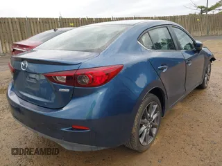2018 Mazda 3 Touring with VIN 3MZBN1V39JM262260, listed as a IAAI auction lot 42022243 with 89,160 mi miles. Bid and sale history available at carsss.com. Image 4.