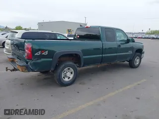 2004 Chevrolet Silverado 2500 LS with VIN 1GCGK29U84E311873, listed as a IAAI auction lot 42096136 with 268,581 mi miles. Bid and sale history available at carsss.com. Image 4.