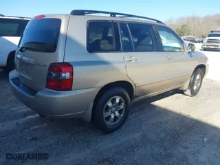 2005 Toyota Highlander with VIN JTEDP21AX50052397, listed as a IAAI auction lot 41703701 with 288,975 mi miles. Bid and sale history available at carsss.com. Image 4.