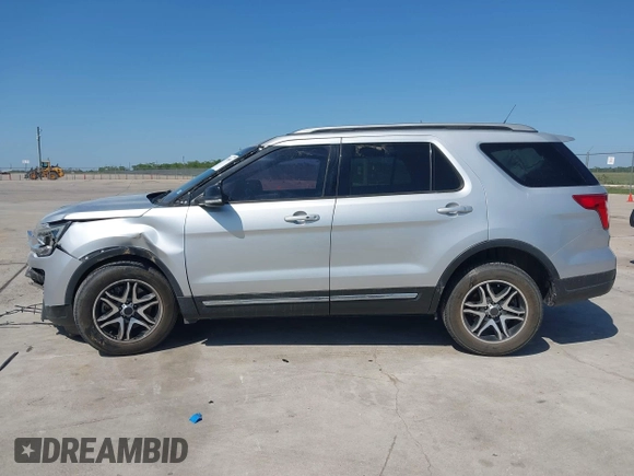 2018 Ford Explorer XLT z VIN 1FM5K7D87JGB43038, wystawiony jako IAAI lot #41978891 z przebiegiem 104 666 mil mil oraz . Historia ofert i sprzedaży dostępna na DreamBid. Obrazek 14.