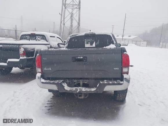 2019 Toyota Tacoma 4WD SR with VIN 3TMCZ5AN6KM283675, listed as a IAAI auction lot 41245232 with 35,337 mi miles. Bid and sale history available at carsss.com. Image 17.