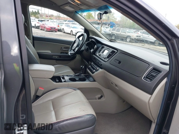 2017 Kia Sedona LX with VIN KNDMB5C14H6239766, listed as a IAAI auction lot 42049371 with 105,101 mi miles. Bid and sale history available at carsss.com. Image 5.