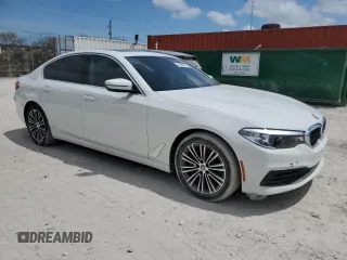 2019 BMW 5 Series 530i z VIN WBAJA5C54KWW26606, wystawiony jako Copart lot #53688285 z przebiegiem 43 454 mil mil oraz Nie do naprawy • Non repairable. Historia ofert i sprzedaży dostępna na DreamBid. Obrazek 4.