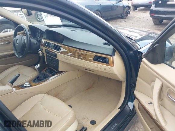 2006 BMW 3 Series 325xi with VIN WBAVD13516KT79513, listed as a IAAI auction lot 41609704 with 116,883 mi miles. Bid and sale history available at carsss.com. Image 5.
