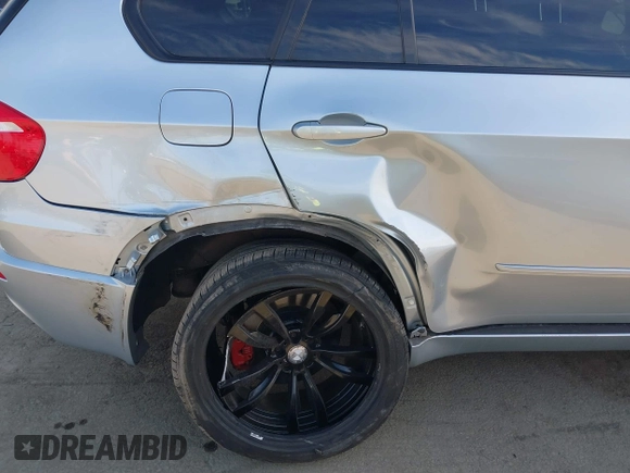 2010 BMW X5 M z VIN 5YMGY0C57ALK25120, wystawiony jako IAAI lot #41473632 z przebiegiem 78 923 mil mil oraz . Historia ofert i sprzedaży dostępna na DreamBid. Obrazek 6.