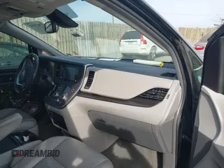 2018 Toyota Sienna XLE Auto Access Seat with VIN 5TDYZ3DC1JS953619, listed as a IAAI auction lot 42079751 with 133,189 mi miles and . Bid and sale history available at DreamBid. Image 5.