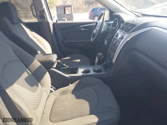 2011 Chevrolet Traverse LT w/1LT with VIN 1GNKRGED1BJ314523, listed as a IAAI auction lot 41657149 with 150,696 mi miles. Bid and sale history available at carsss.com. Image 5.