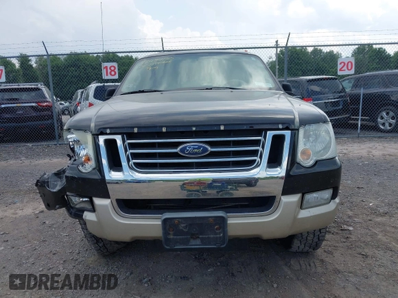 2006 Ford Explorer Eddie Bauer z VIN 1FMEU74806UA38750, wystawiony jako IAAI lot #42684165 z przebiegiem 140 550 mil mil oraz . Historia ofert i sprzedaży dostępna na DreamBid. Obrazek 12.