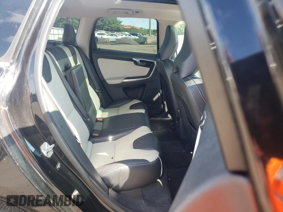 2017 Volvo XC60 Dynamic с VIN YV449MRR5H2013498, выставлен на аукционе Copart как лот 58240175 с пробегом 91 282 миль миль и Списание • Salvage title. История ставок и продаж доступна на DreamBid. Изображение 10.