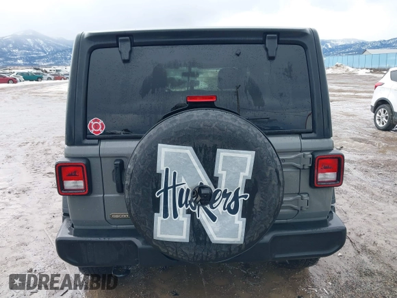 2021 Jeep Wrangler Unlimited Willys with VIN 1C4HJXDN6MW664417, listed as a IAAI auction lot 41598605 with 37,963 mi miles and . Bid and sale history available at DreamBid. Image 16.