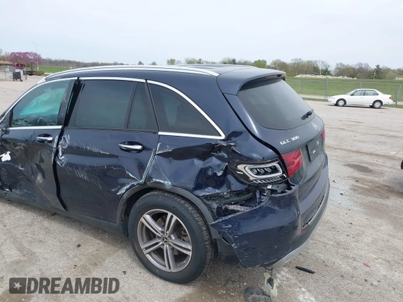 2021 Mercedes-Benz GLC 300 z VIN W1N0G8EB4MF953133, wystawiony jako IAAI lot #42031927 z przebiegiem 36 446 mil mil oraz . Historia ofert i sprzedaży dostępna na DreamBid. Obrazek 6.