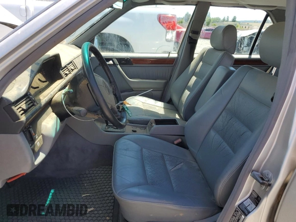1994 Mercedes-Benz E 320 with VIN WDBEA32E7RC050885, listed as a Copart auction lot 56667795 with 175,701 mi miles and Clean Title. Bid and sale history available at DreamBid. Image 7.