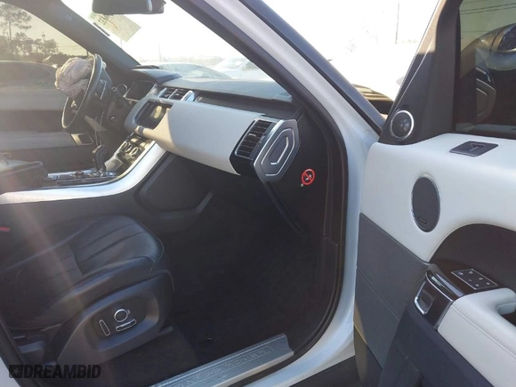 2016 Land Rover Range Rover Sport V8 Dynamic with VIN SALWR2EF5GA558836, listed as a IAAI auction lot 41786832 with 103,196 mi miles. Bid and sale history available at carsss.com. Image 5.