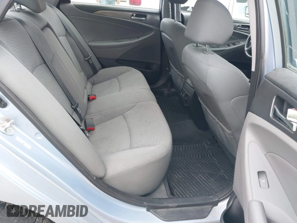2012 Hyundai Sonata Hybrid z VIN KMHEC4A41CA044671, wystawiony jako IAAI lot #42254039 z przebiegiem 152 769 mil mil oraz . Historia ofert i sprzedaży dostępna na DreamBid. Obrazek 8.
