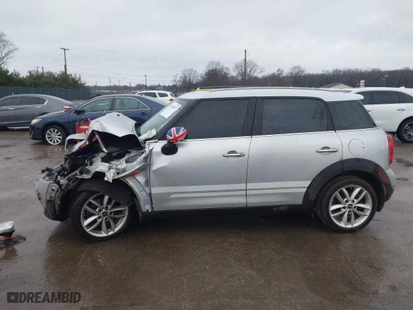 2013 MINI Cooper Countryman with VIN WMWZB3C5XDWR35844, listed as a IAAI auction lot 41203877 with 118,000 mi miles. Bid and sale history available at carsss.com. Image 15.