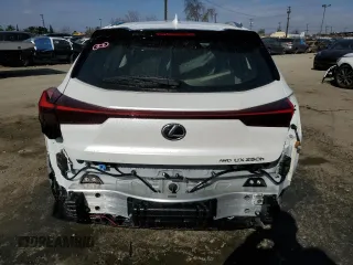 2024 Lexus UX 250h Premium z VIN JTHP9JBH7R2073444, wystawiony jako Copart lot #43447265 z przebiegiem 7 851 mil mil oraz Szkoda całkowita • Salvage title. Historia ofert i sprzedaży dostępna na DreamBid. Obrazek 6.