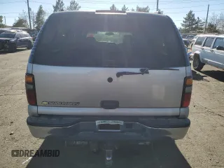 2006 Chevrolet Suburban Z71 with VIN 3GNFK16Z26G209235, listed as a Copart auction lot 84952604 with 186,149 mi miles and Non Repairable. Bid and sale history available at carsss.com. Image 6.