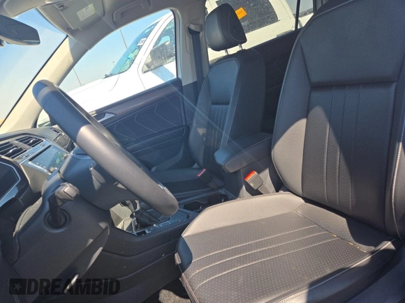 2024 Volkswagen Tiguan SE с VIN 3VV3B7AX4RM085495, выставлен на аукционе IAAI как лот 42796456 с пробегом 34 680 миль миль и . История ставок и продаж доступна на DreamBid. Изображение 24.