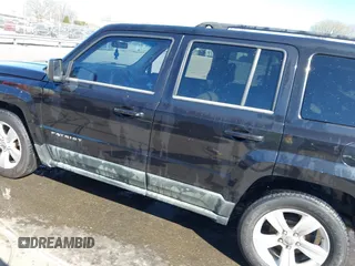2011 Jeep Patriot Sport z VIN 1J4NT1GB8BD208238, wystawiony jako IAAI lot #41834103 z przebiegiem 200 947 mil mil oraz . Historia ofert i sprzedaży dostępna na DreamBid. Obrazek 15.