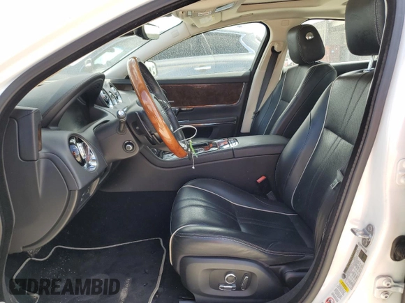 2018 Jaguar XJ with VIN SAJWA1C74J8W15533, listed as a Copart auction lot 74861673 with 46,399 mi miles. Bid and sale history available at carsss.com. Image 7.