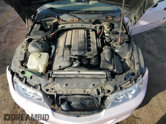 2001 BMW Z3 3.0 with VIN WBACN53421LL47532, listed as a Copart auction lot 86485874 with 140,590 mi miles and Salvage title. Bid and sale history available at DreamBid. Image 11.