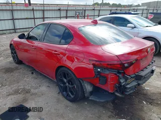 2020 Alfa Romeo Giulia z VIN ZARFAMAN3L7625180, wystawiony jako IAAI lot #41517401 z przebiegiem 43 010 mil mil oraz . Historia ofert i sprzedaży dostępna na DreamBid. Obrazek 3.