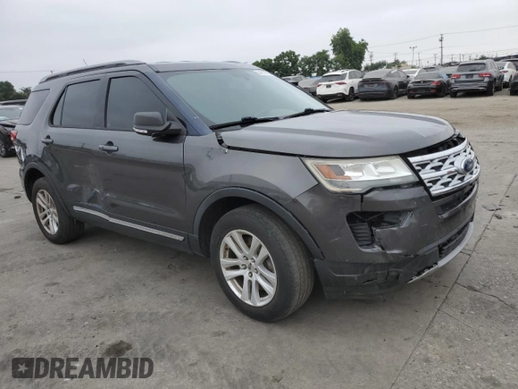 2019 Ford Explorer XLT z VIN 1FM5K8D84KGA87650, wystawiony jako Copart lot #64618715 z przebiegiem 49 213 mil mil oraz Czysty tytuł • Clean title. Historia ofert i sprzedaży dostępna na DreamBid. Obrazek 4.