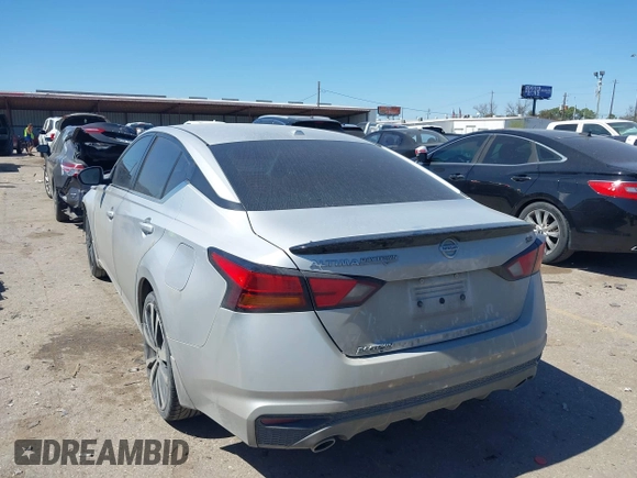 2019 Nissan Altima SR with VIN 1N4BL4CV4KN322487, listed as a IAAI auction lot 41771579 with 163,013 mi miles and . Bid and sale history available at carsss.com. Image 3.