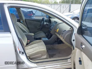 2009 Nissan Altima S with VIN 1N4AL21E29N463555, listed as a IAAI auction lot 41949898 with 268,832 mi miles and . Bid and sale history available at DreamBid. Image 5.