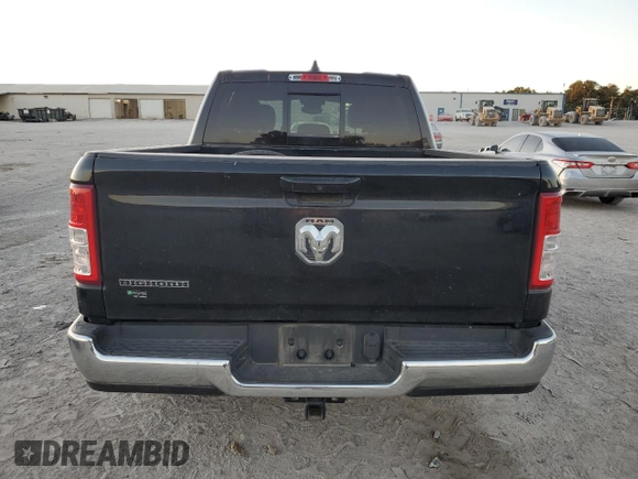 2021 Ram 1500 Big Horn z VIN 1C6RREFG2MN812561, wystawiony jako Copart lot #75305674 z przebiegiem Nie podano mil oraz Szkoda całkowita • Salvage title. Historia ofert i sprzedaży dostępna na DreamBid. Obrazek 6.