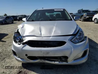 2017 Hyundai Accent SE z VIN KMHCT4AEXHU179394, wystawiony jako Copart lot #57889085 z przebiegiem 76 006 mil mil oraz Szkoda całkowita • Salvage title. Historia ofert i sprzedaży dostępna na DreamBid. Obrazek 5.