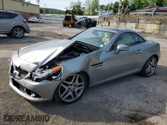 2015 Mercedes-Benz SLK 250 with VIN WDDPK4HA1FF106580, listed as a Copart auction lot 57462625 with 37,971 mi miles and Salvage title. Bid and sale history available at DreamBid. Image 1.