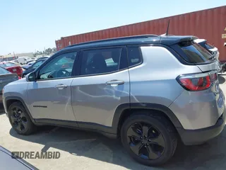 2019 Jeep Compass Latitude with VIN 3C4NJCBBXKT613848, listed as a IAAI auction lot 42598962 with 47,550 mi miles and . Bid and sale history available at DreamBid. Image 14.