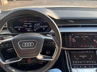 2020 Audi S8 z VIN WAU8SAF82LN011960, wystawiony jako Copart lot #59629095 z przebiegiem 58 167 mil mil oraz Tytuł czysty. Historia ofert i sprzedaży dostępna na DreamBid. Obrazek 9.