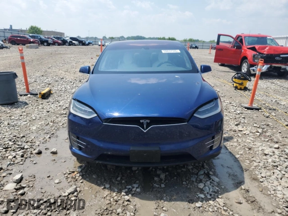 2016 Tesla Model X 70D z VIN 5YJXCAE27GF006668, wystawiony jako Copart lot #59637595 z przebiegiem 58 163 mil mil oraz Czysty tytuł • Clean title. Historia ofert i sprzedaży dostępna na DreamBid. Obrazek 5.