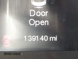 2015 Chrysler 200 Limited with VIN 1C3CCCAB4FN695203, listed as a IAAI auction lot 42105080 with 139,140 mi miles. Bid and sale history available at carsss.com. Image 15.
