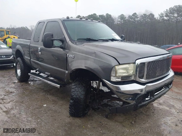 2004 Ford Super Duty F-250 XL with VIN 1FTNX21P54EC50710, listed as a IAAI auction lot 41541098 with 205,003 mi miles. Bid and sale history available at carsss.com. Image 1.